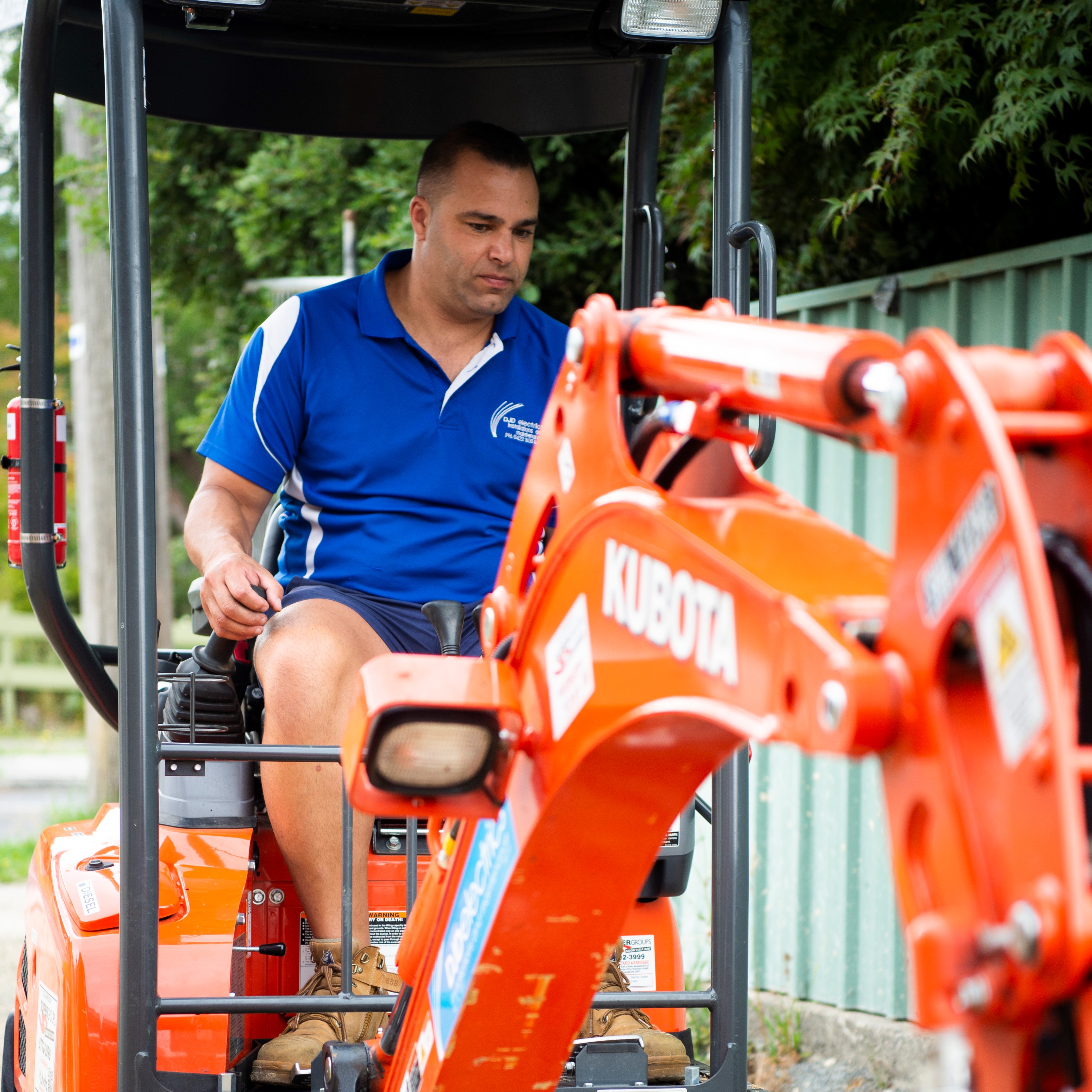 Mini Excavator Hire Melbourne 1.7 tonne Excavator Hire