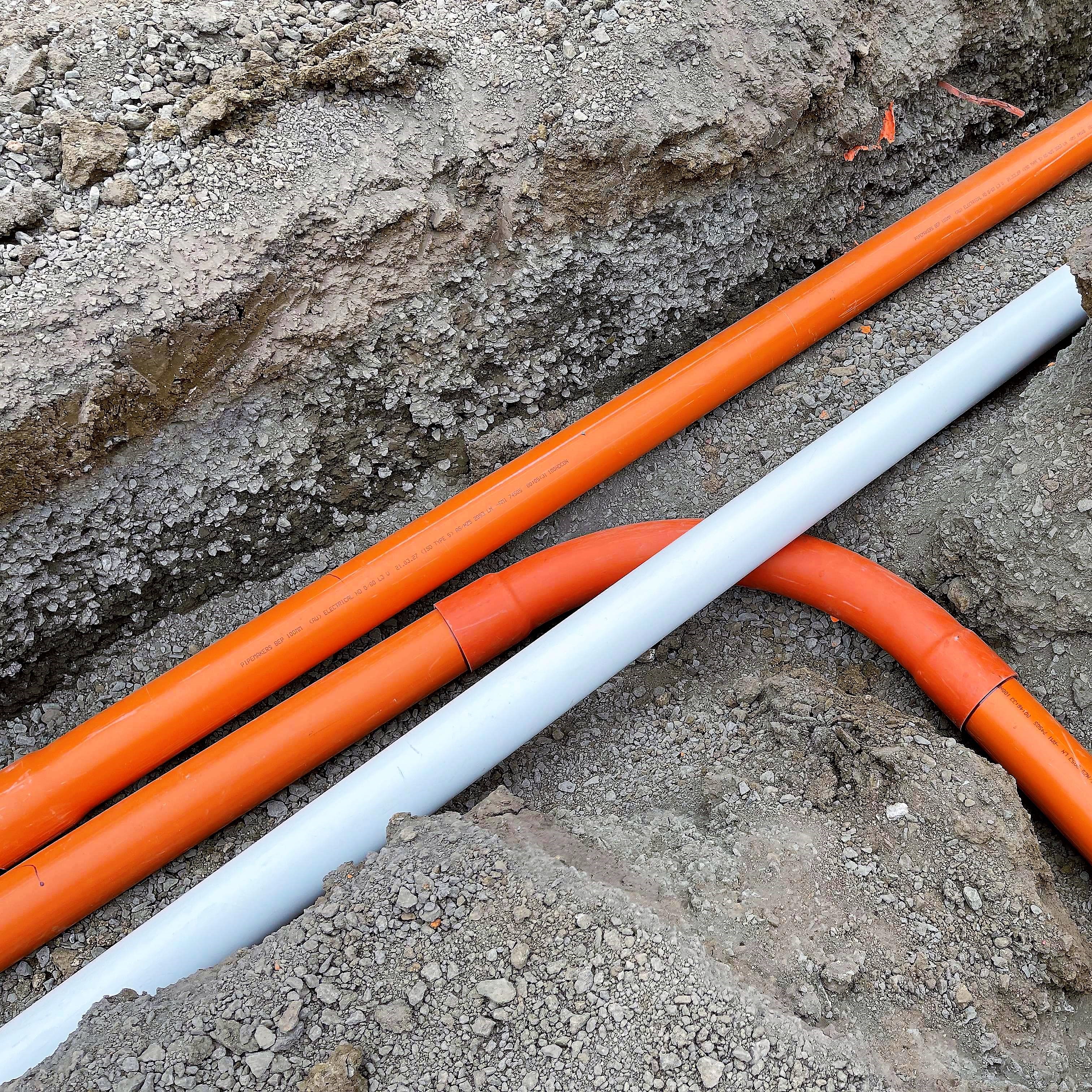 Geelong electricians laying conduit