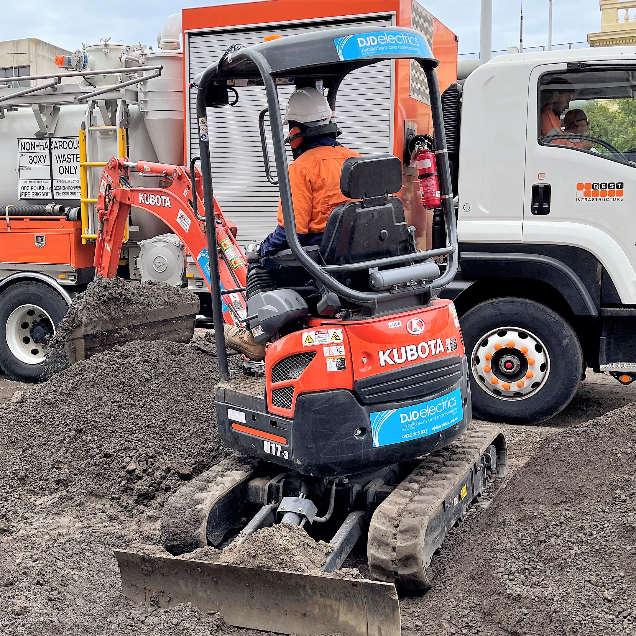 Mini excavator hire Melbourne
